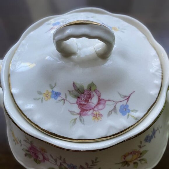 Vintage 1950's Homer Laughlin Priscilla Covered Sugar Bowl and Creamer Set - Picture 9 of 13